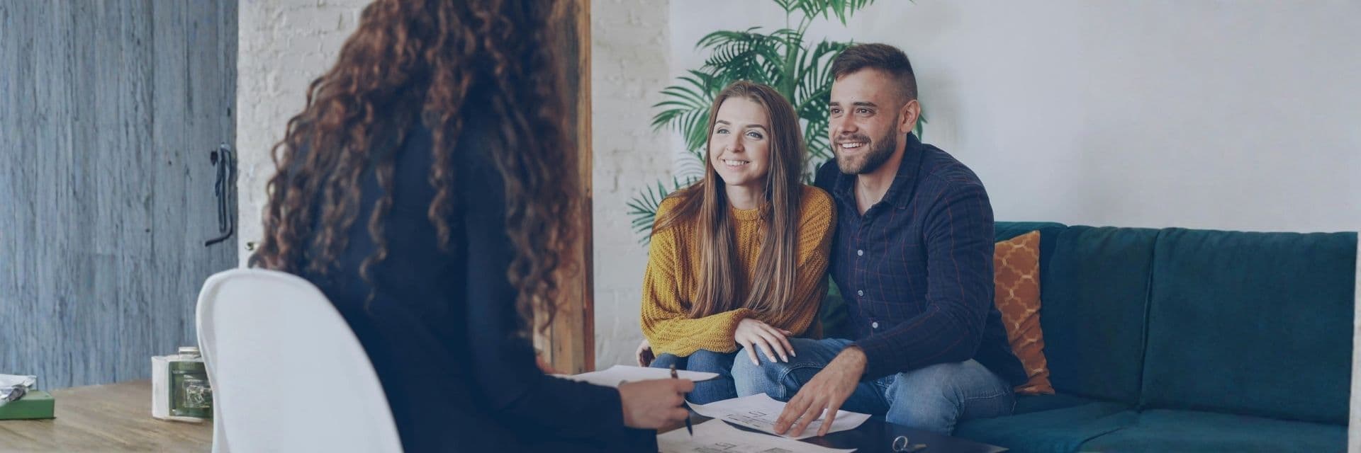 Chuyên gia DermaCare Plus tư vấn chăm sóc da