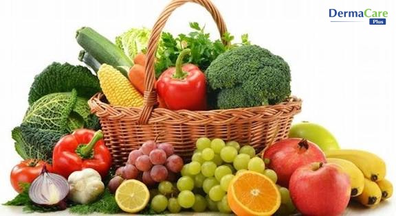 Người bị viêm da tiết bã nên tăng cường rau xanh, trái cây tươi giàu vitamin và omega-3